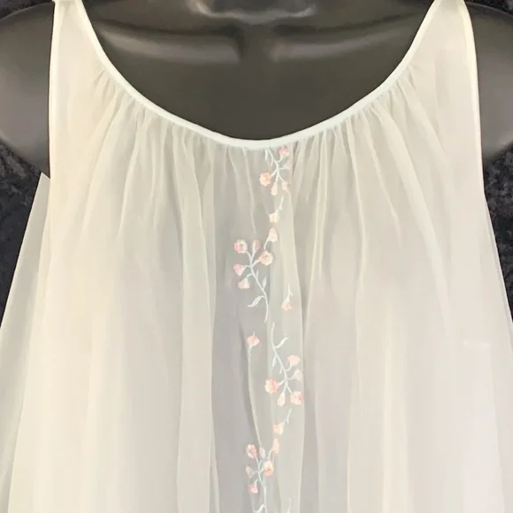 Vintage Vanity Fair Pale Blue Nylon Sheer Short Nightgown Sz S - Picture 2 of 8